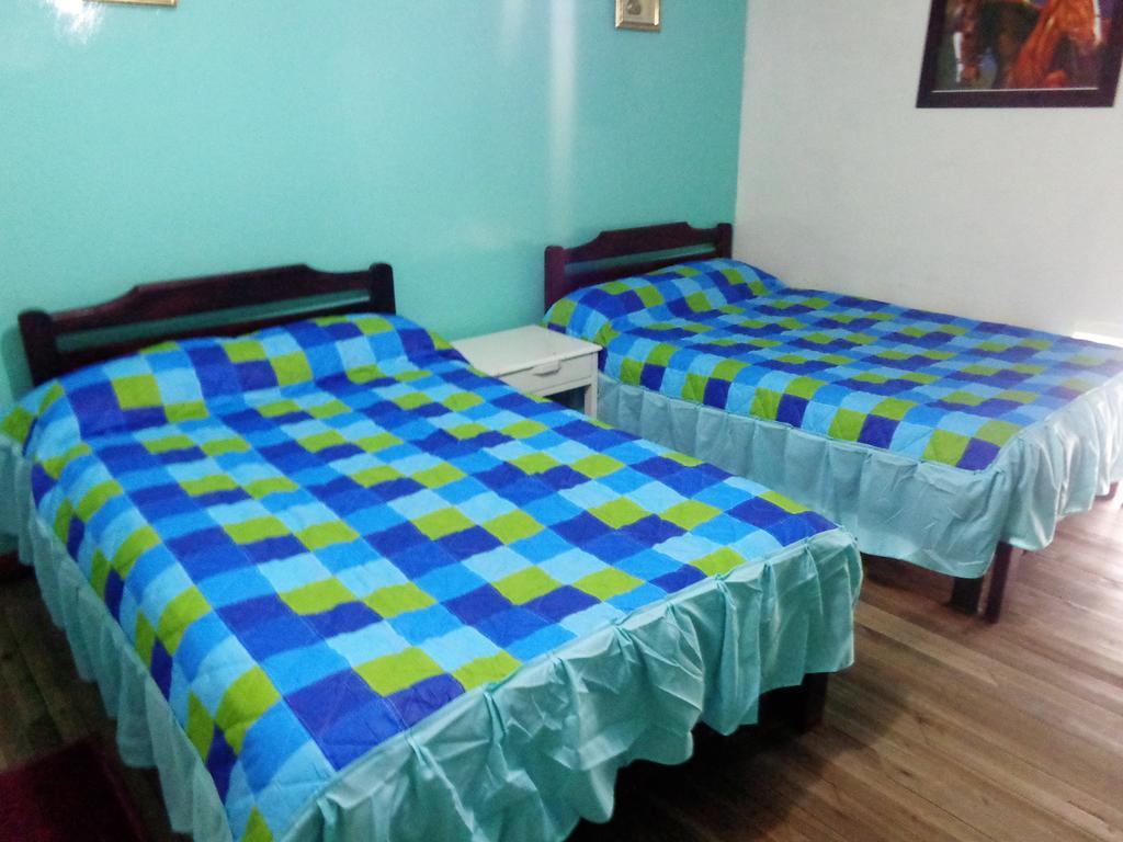 Hostal Yumbo Imperial Quito Rum bild
