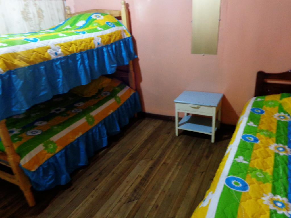 Hostal Yumbo Imperial Quito Rum bild