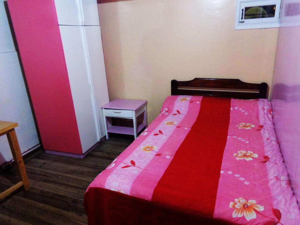 Hostal Yumbo Imperial Quito Rum bild