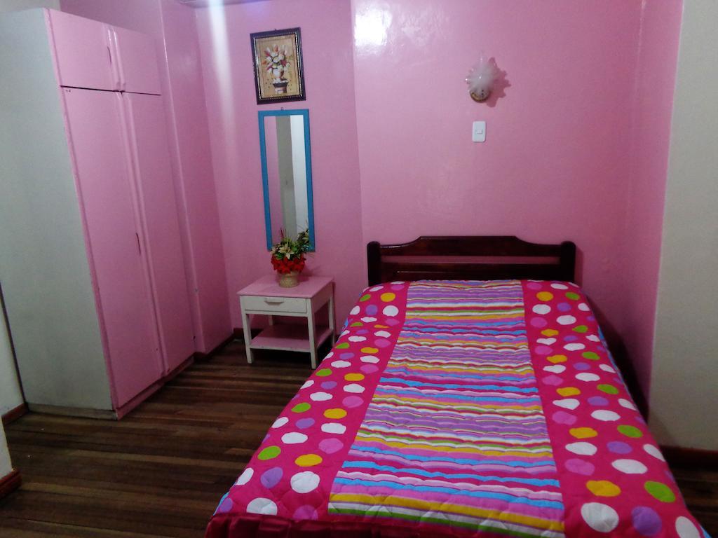 Hostal Yumbo Imperial Quito Rum bild
