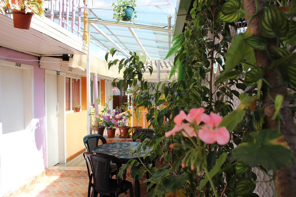 Hostal Yumbo Imperial Quito Exteriör bild