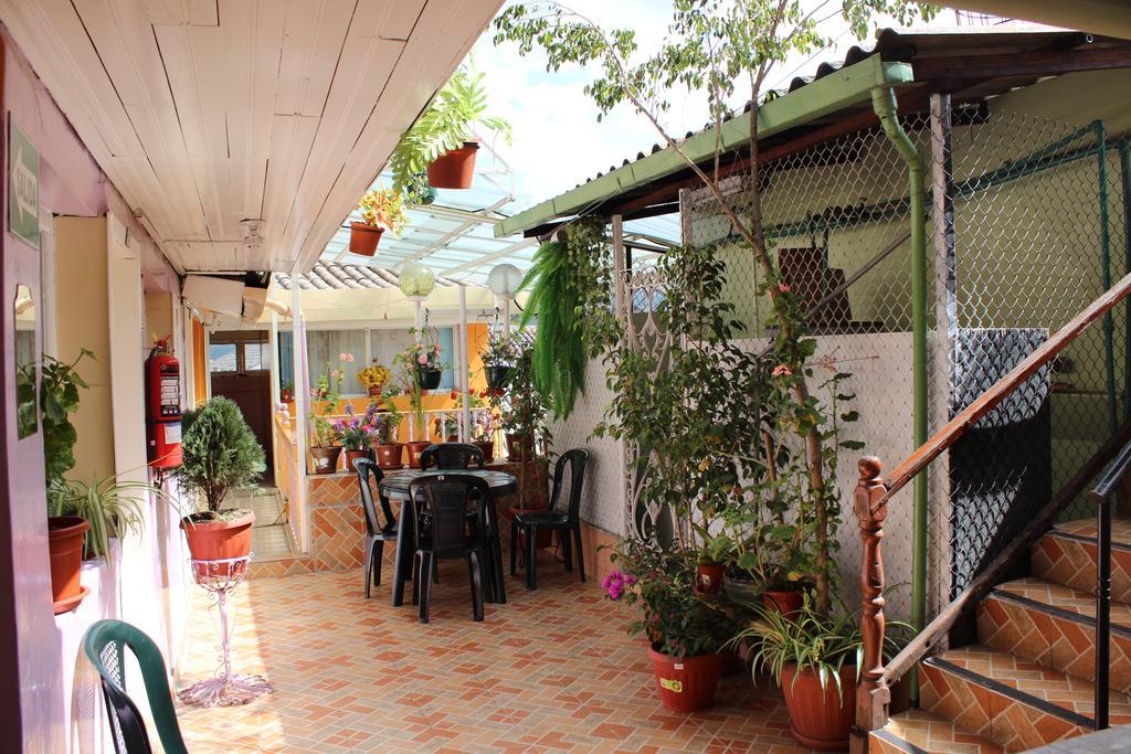 Hostal Yumbo Imperial Quito Exteriör bild